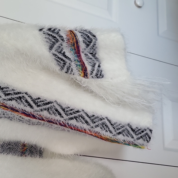 Aztec sweater - Picture 3 of 7